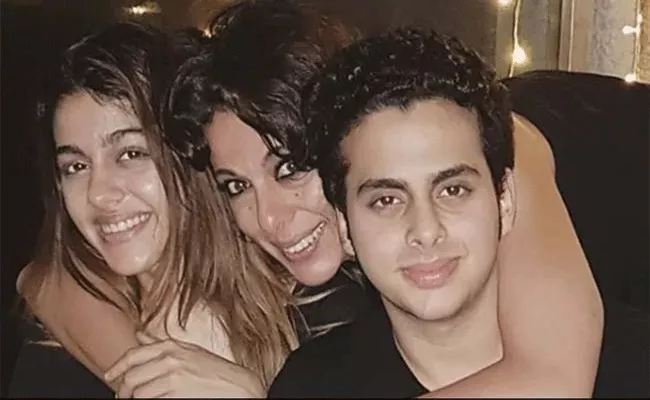 Pooja Bedi Says Her Kids Want Her To Get Marry  - Sakshi