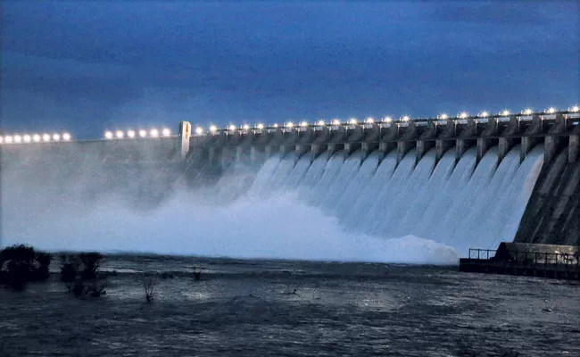 Srisailam and Sagar gates lifted with Krishna flood  - Sakshi