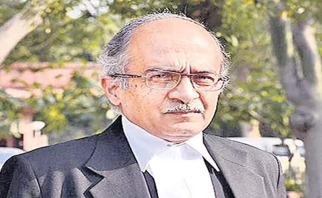 Prashant Bhushan refuses to apologise to Supreme Court - Sakshi