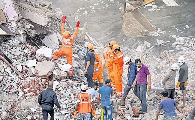 13 People Died In Maharashtra Due To Collapsing Five Floors Building - Sakshi