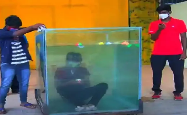 Man Solve Rubiks Cube Puzzle In Underwater And Wins Guinness Record - Sakshi