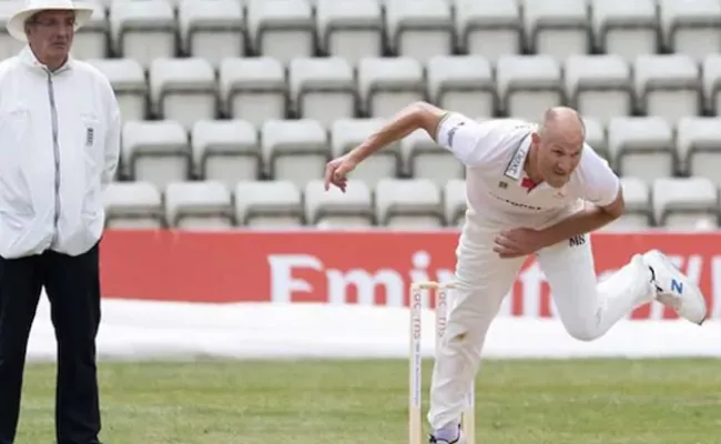 Leicestershire Handed 5-Run Penalty After Shocking Throw - Sakshi