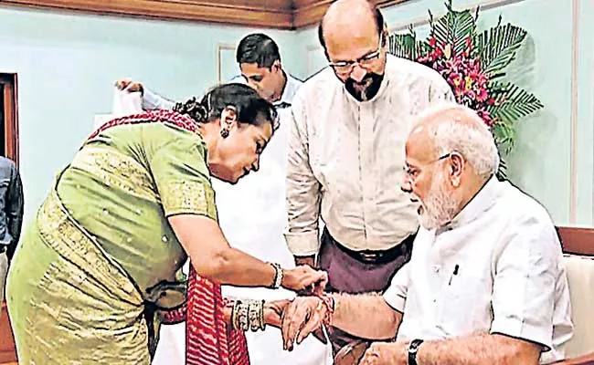 Mohsin Shaikh Celebrates Rakhi Festival With Narendra Modi Since 25 Years - Sakshi