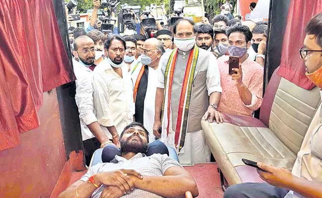 NSUI President Venkat Balmoor Sent To The Hospital - Sakshi