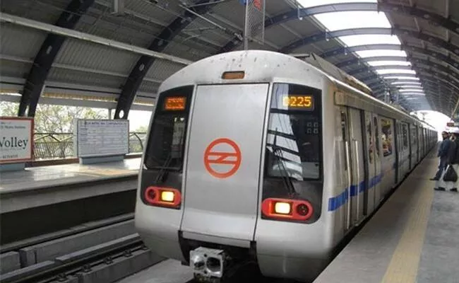 Delhi Metro Starting Will Ensure All Safety Norms Says Transport Minister - Sakshi