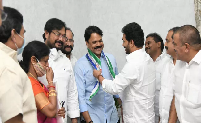 TDP Leader Chalamalasetty Sunil Joins In YSRCP - Sakshi