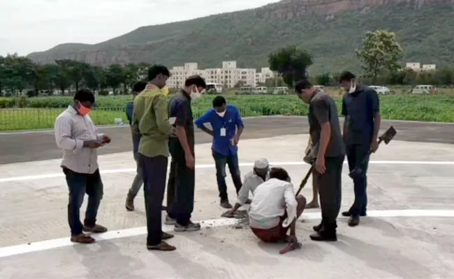 Officials Check Protection Arrangements At Idupulapaya - Sakshi