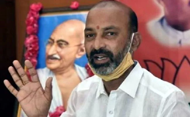 Bandi Sanjay Slams CM KCR Over Muharram Procession - Sakshi