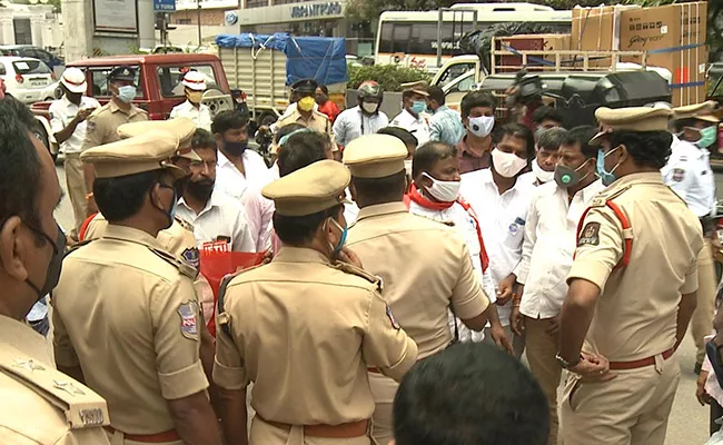 Auto Cab Union Leaders Protest In Front Of Khairatabad RTA Office - Sakshi