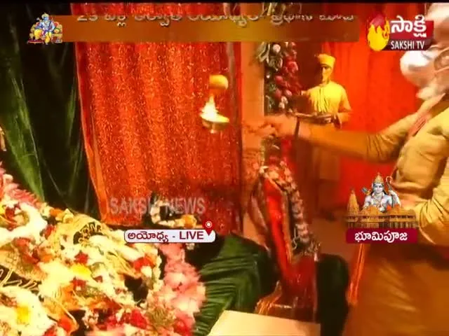 PM Narendra Modi Visited Hanuman Temple In Ayodhya Ram Mandir