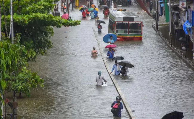 Heavy Rains In Mumbai: Red Alert Issued - Sakshi