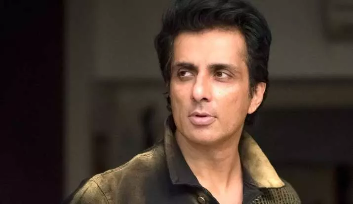 Sonu Sood Witty Response to Twitterati Requesting PS4 - Sakshi