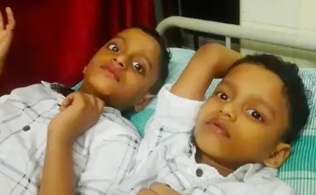 twins rescued from crash, discharged from Kozhikode hospital - Sakshi