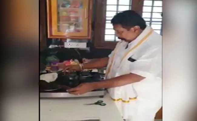 Adoni MLA y Sai Prasad Reddy Laid Dosa - Sakshi