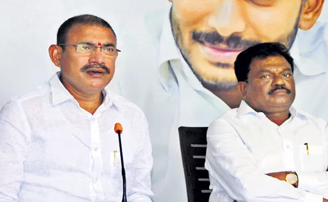 Srinivasa Venugopalakrishna Fires On Chandrababu - Sakshi