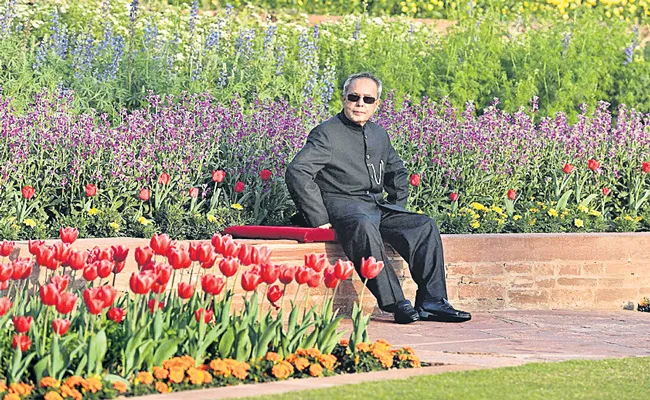 Pranab Mukherjee rules changes to Rashtrapati Bhavan - Sakshi