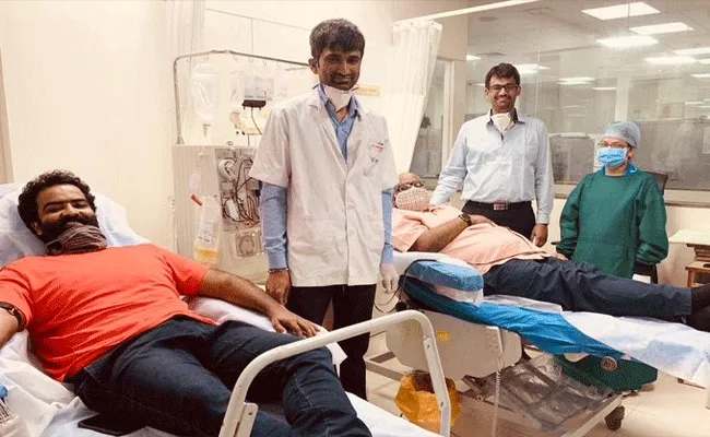 Music Director, Singer Keeravani Donated Plasma along with His Son - Sakshi