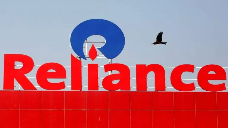 RIL crosses Rs 15 lakh crore market cap on stake sale in reliance retail - Sakshi