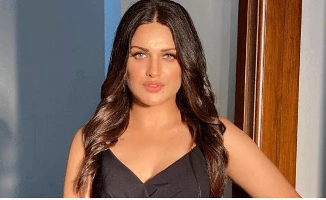 Bigg Boss 13 Contestant Himanshi Khurana PCOS Worsens - Sakshi