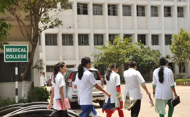 UGC Salaries For Doctors In Teaching Hospitals In Telangana - Sakshi