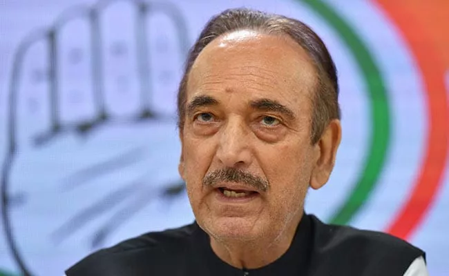 Congress drops Ghulam Nabi Azad as general secretary - Sakshi