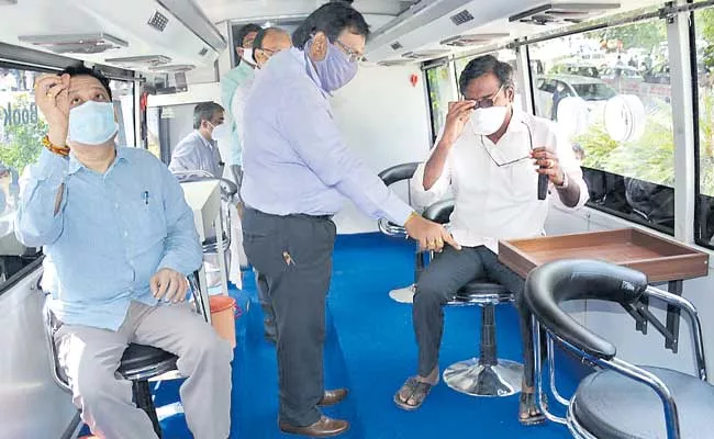 Vajra Buses As Coronavirus testing Centers In Telangana - Sakshi