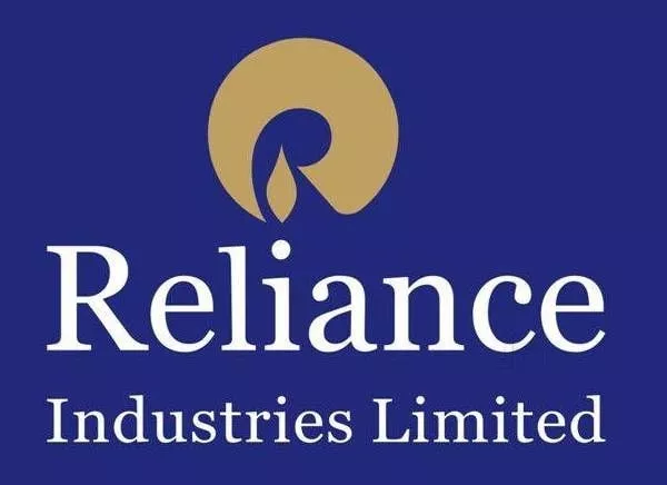 Carlyle group may invest in Reliance retail - Sakshi