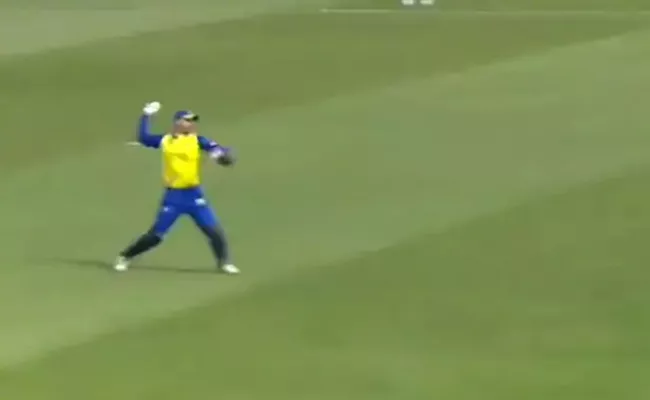 Wicket Keeper Pulls Off Stunning Run Out With Rocket Throw - Sakshi