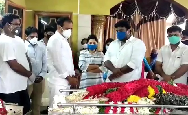 Body Of MP Durga Prasad Reached Nellore - Sakshi