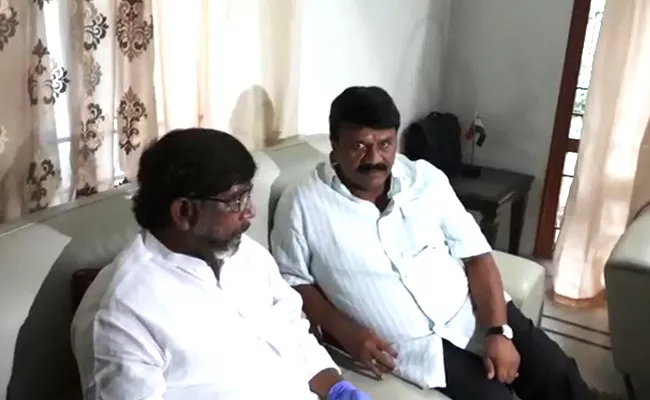 Minister Talasani Srinivas Went To Bhatti Vikramarka Home Accept Challenge - Sakshi