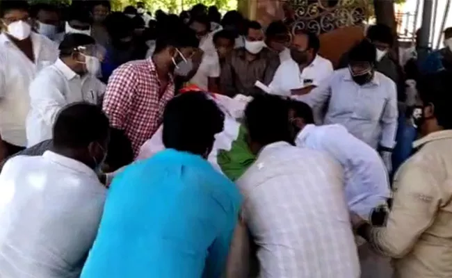 MP Durga Prasad Funeral Is Complete - Sakshi