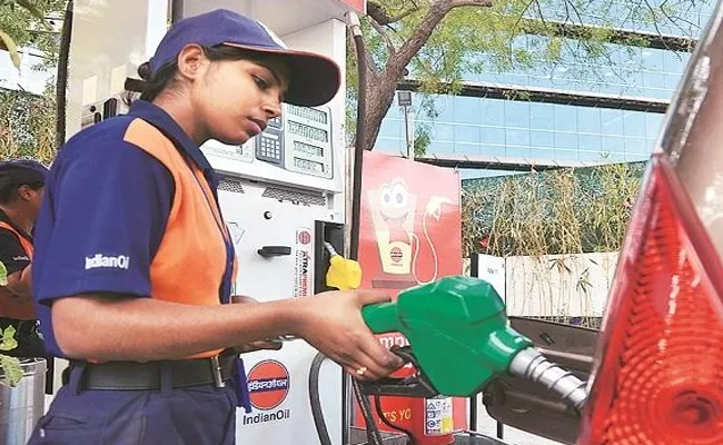 Petrol, Diesel Prices Slashed By13-20 Paise On Thursday - Sakshi