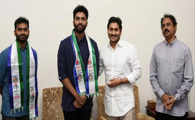 TDP MLA Vasupalli Ganesh Praises CM YS Jagan - Sakshi