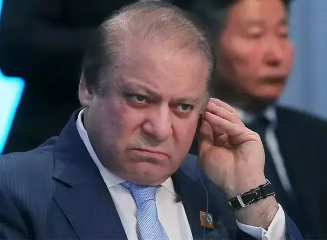 Pakistan Issue Arrest Warrants To Nawaz Sharif - Sakshi