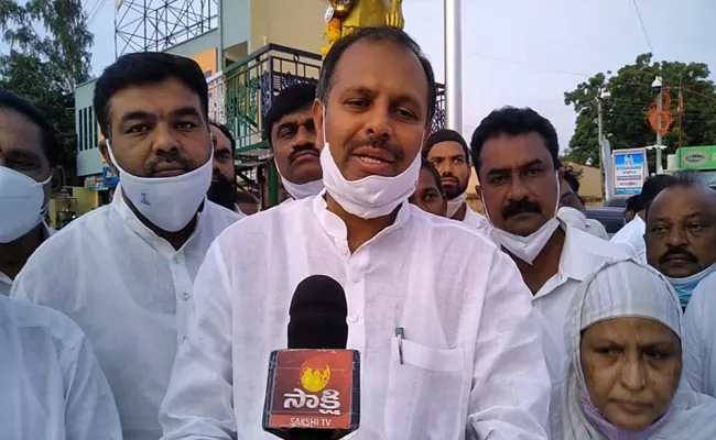 YSRCP Leader Srikanth Reddy Jakiya Khanam Demands Bharat Ratna To YSR - Sakshi