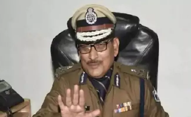 Bihar DGP Gupteshwar Pandey Takes Voluntary Retirement - Sakshi