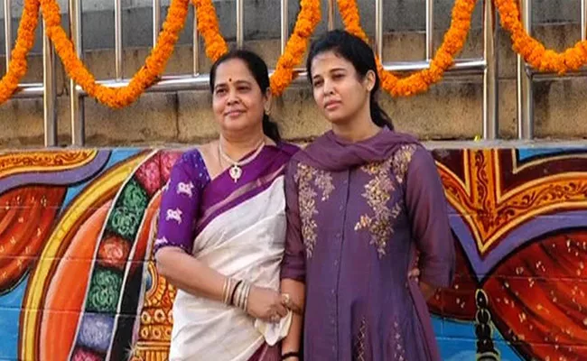 Karnataka Endowment Commissioner Rohini Sindhuri Visits Tirumala - Sakshi