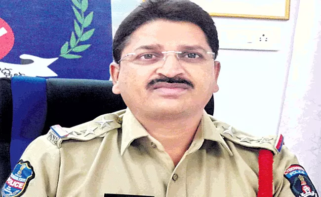 Malkajgiri ACP Narasimha Reddy Arrested In Illegal Assets Case - Sakshi