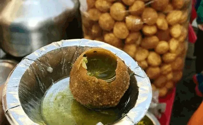 Women Lost Life Eating Panipuri Getting Stuck In Windpipe In Odissa - Sakshi