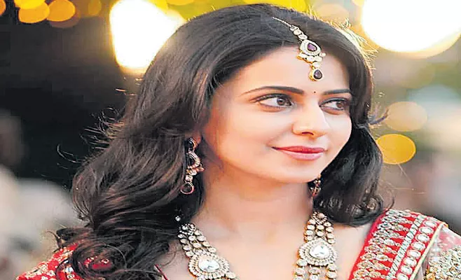 Rakul Preet Singh Questioning Today In Drugs Probe - Sakshi