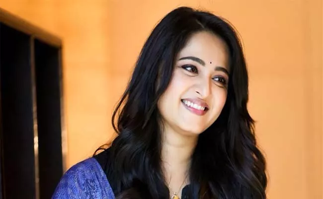 Bigg Boss 4 Telugu: Anushka Shetty To Enter Into House As A Guest - Sakshi