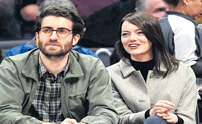 Emma Stone and Dave McCary got married in lockdown - Sakshi