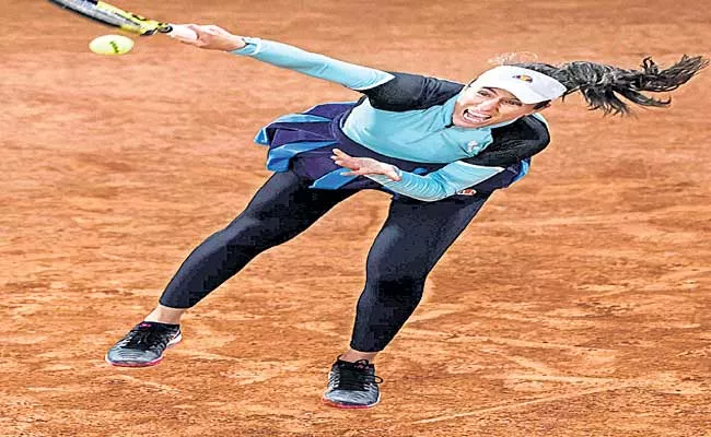 Sensation Start By The Johanna Conta In French Open Tourney - Sakshi