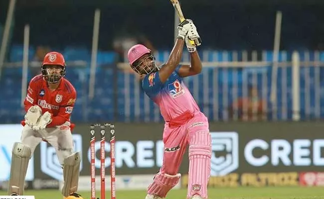 Twitter War Between Gambhir And Shashi Tharoor On Sanju Samson - Sakshi