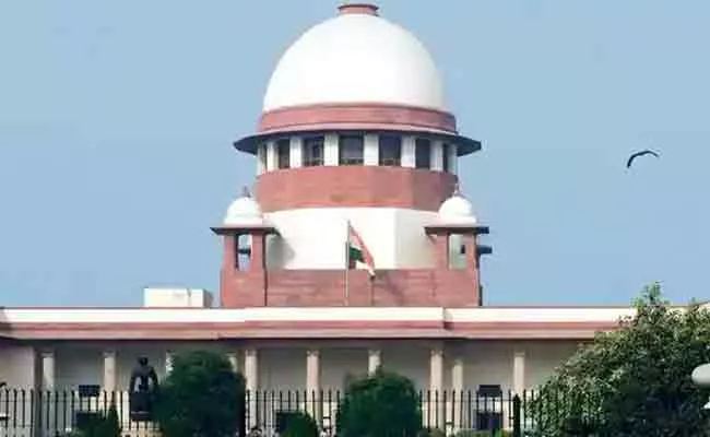 Supreme Court Adjourned Hearing Moratorium Interest Waiver Case - Sakshi