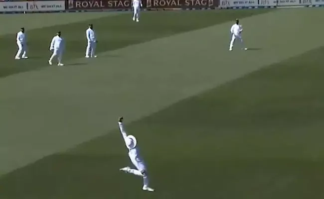 Throwback To Ravindra Jadeja Took A Sensational Catch Became Viral Again - Sakshi