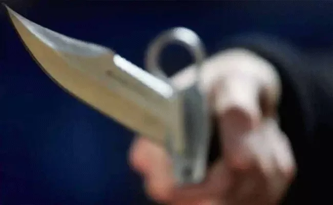 Jeweler Stabbed to Death By Robbers in Goa Margao - Sakshi