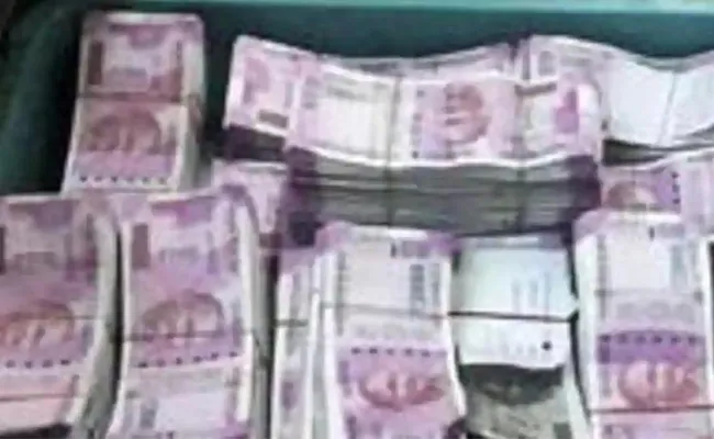 Illegally Moving Rs. 65 lakhs Were Seized By The Police - Sakshi