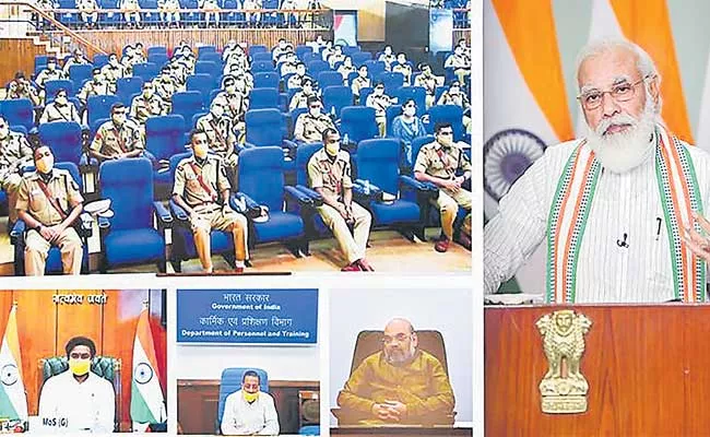 Narendra Modi Speaks With Lady IAS Officers In Video Conference - Sakshi