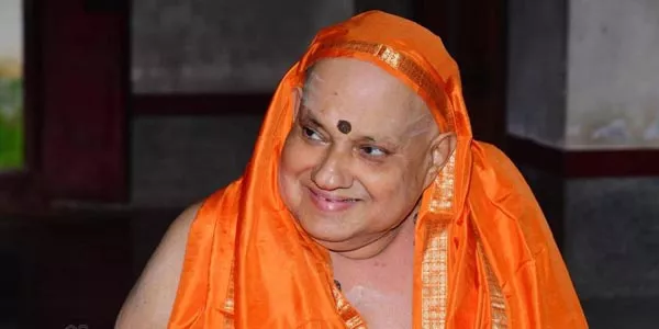 Seer Of Edneer Mutt Swami Kesavananda Bharati No More - Sakshi